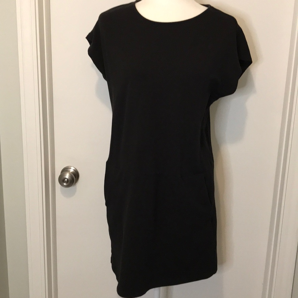 Tobi Black Short Sleeve Dress